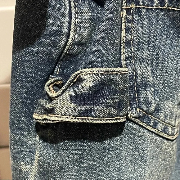 Vintage Tommy Hilfiger jeans. Size 6. Carpenter loop, full leg. - Picture 5 of 8